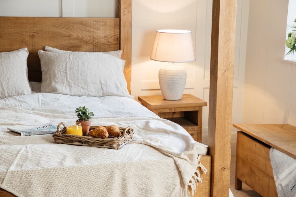 4 poster oak beds