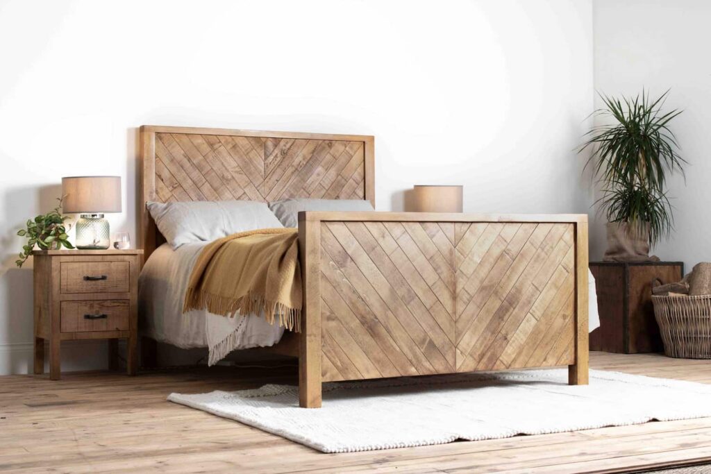 The Chevron Bed : Mill Sawn Pine